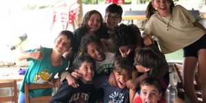 Fiesta de cumpleaños en la granja grupo de niños